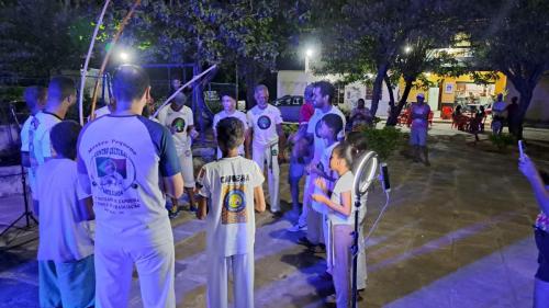 Vorfuehrung-von-Capoeira-in-Bananeira